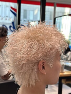 オーシャントーキョー 神戸(OCEAN TOKYO KOBE) ホワイトベージュ長めスパイキーショート