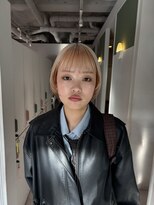 ムーム(Momb)&nbsp;ハイトーンベージュにオレンジのフェイスフレーミング