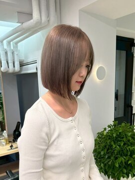 ロマリア ヒルズ 表参道 原宿(Lomalia HILLS) 似合わせカットグレージュボブ[表参道ダブルカラーケアブリーチ]