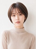アイスバーグ(eyesburg) ナチュラルくびれ丸み耳かけショートボブ前髪あり
