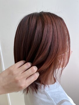 レオ 幸手(Leo) 大人可愛いレイヤーカットピンクアッシュブリーチなし伸ばしかけ