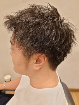 コダマ 茗荷谷店(KODAMA) スキンフェード/アップバング/コンマヘア//眉カット<理容室>