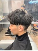 短髪ビジネスマンヘアツーブロックショートアップバングパーマ