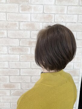 アヌエ(Anue) 前下がりスタイル