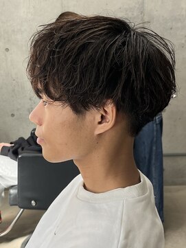 フイ 代々木(Hui) メンズ/アップバング/ツーブロックマッシュ/束感ショート波巻き