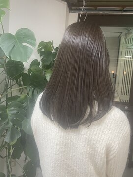 ユーリ(juli) 柔らかアッシュ