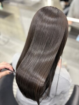 イユ(yeux) yeux【髪質改善トリートメント/韓国/学割U24/艶髪/天神/大名】