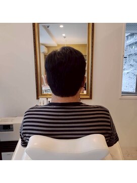 クィーンズ ナチュラルショート×好印象シルエット