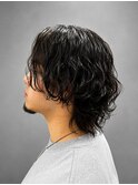 波打ちスパイラルでつくる、大人の色気ミディアムスタイル