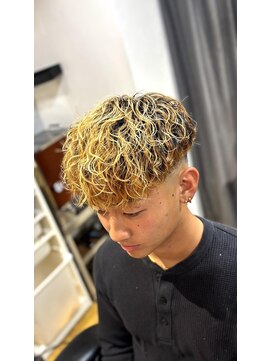 バーバーブロス(BAR BER bro's) スペインカール/ツイストスパイラルパーマ/フェード/メンズ