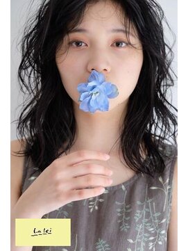 ラレイ(Lalei) 【表参道/青山】黒髪×ゆるふわミディ【ささき】