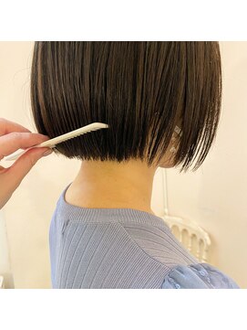 エフ ヘアーアンドリラクゼーション(F. hair & relaxation) 【10代・20代】小顔効果 襟足ぎりぎり コンパクト ミニボブ