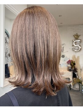 ユイバイラドンナ(Huit by LADONNA) メロウベージュ