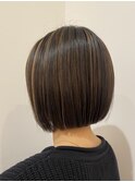 ぱっつとボブ×ハイライトアッシュブラウンカラー