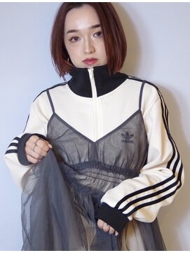 リフ(LIF by MIRROR TALK) つやつやレッドブラウン切りっぱなしボブ