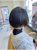 大人可愛い20304050代黒髪ショートボブ 前髪なし 前下がり