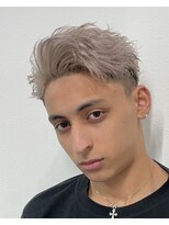 イーラ(era)&nbsp;フェザーショートパーマ/メンズ/刈り上げ/眉毛/ツイスト