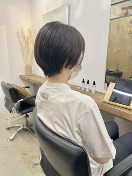 ヌーク(nuuk) くびれショート×酸熱トリートメント