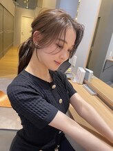 ミラ(MIRA)&nbsp;顔まわりカット／流れる顔まわり／顔まわりレイヤー／梅田美容室