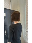 赤みを抑えた艶々ブラウンカラー