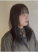 光でほんのり透けるブルーブラックレイヤー