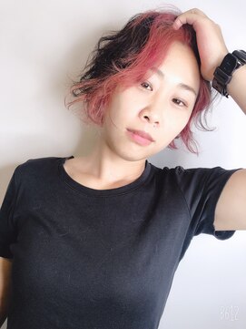 シーデン(C-den) 派手髪×自分だけのオリジナルカラー×インナーカラー×ピンク