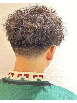 ヘアーサロン TLP 刈り上げスパイラルパーマ