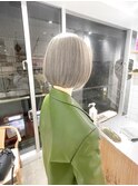 ハイトーン/ショートボブ/ミルクティベージュ/プラチナアッシュ