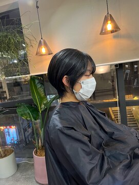 シア(sia) くびれショート