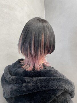 ファイブバイジエクト 堀江(FIVE by The Ect) インナーピンク　ピンクカラー　ウルフカット　ウルフヘア