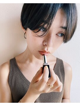 ユニカ バイ ベル 吉祥寺(unica by Belle) 前髪長めの短かすぎない色気のあるショート《骨格補正小顔》