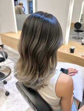 ジーナ 船橋(Zina) 髪質改善＊ロングレイヤーグレーベージュ＊美髪【Zina船橋】