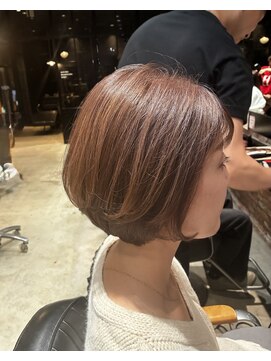 オーガニック アトリエ 大宮(organic+atelier) 丸みショートボブピンクベージュ前髪あり小顔カット