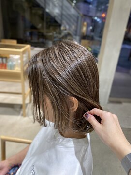 ニーイチイチ(211) ボブ/ハイライト