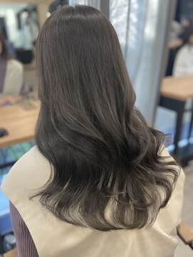 アイヴィ 表参道(IVY) ブリーチなしダブルカラー透明感グレージュ艶感たっぷり