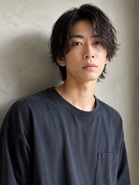 キュー(Cue_) ショートセンターパートウルフニュアンスパーマシャドウパーマ