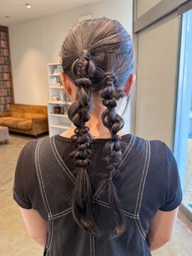 アンドファイン ヘアビューティー(＆Fine hair beauty) ツインお団子アレンジ