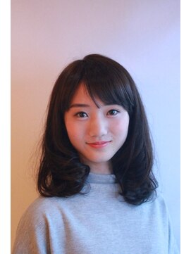 セレニーテ(SERENITE) ミディアムボブ