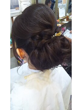 レヴィーマム(Revie mum) 結婚式・2次会・イベントヘアセット