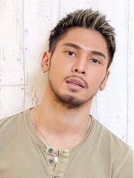 ベーア(Bar) HIGI&LOW刈り上げワイルドアップバング