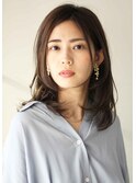 大人可愛い　レイヤー　ミディアムヘア