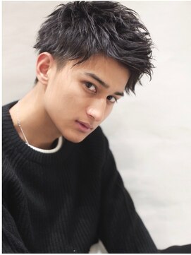 ミラリー トウキョウ(Mirareee Tokyo) 20代30代40代◎黒髪ツーブロックアップバング