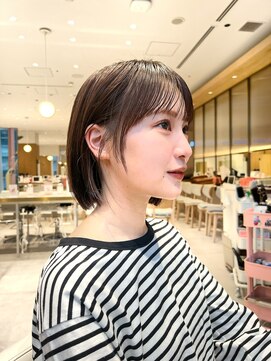 アフロートリノ(AFLOAT Leino) 小顔ヘルシーレイヤースタイル透明感カラー【修】20代30代40代