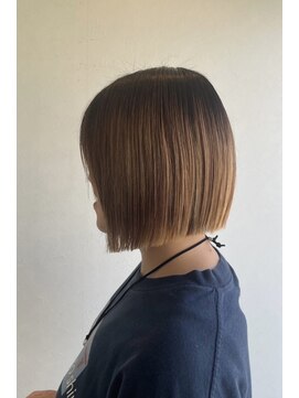 イタクラ 赤道店 (ITAKURA) 切りっぱなしボブ/ぱっつん前髪