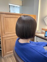 ミーツ meets+ 【大人可愛い】ミニボブ×ブルーアッシュ