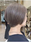 表参道白髪ぼかしハンサムショートカットアッシュブラウン30代