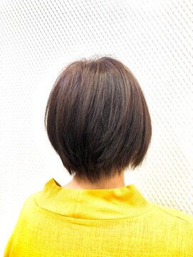クオリス 上福岡店(QUALIS) 30代40代50代/丸みミニボブ/耳かけショート/暖色系カラー/小顔