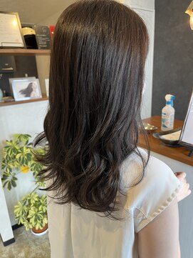 メラク(merak) アッシュブラックの抜け感ロング☆