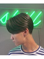 スキル(SKILL) センターパート/ニュアンスパーマ/メンズ縮毛矯正/パーマ落とし