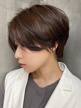 ローリー(Rowlly) ＃前髪長め＃大人のハンサムショート＃ナチュラルブラウン